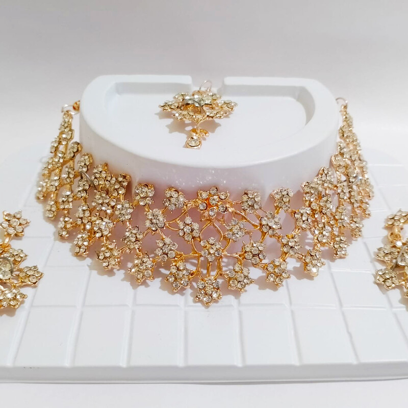 Beautiful Gold Plated Diamond Studded Choker Set For Girls And Women - Imitation Jewellery